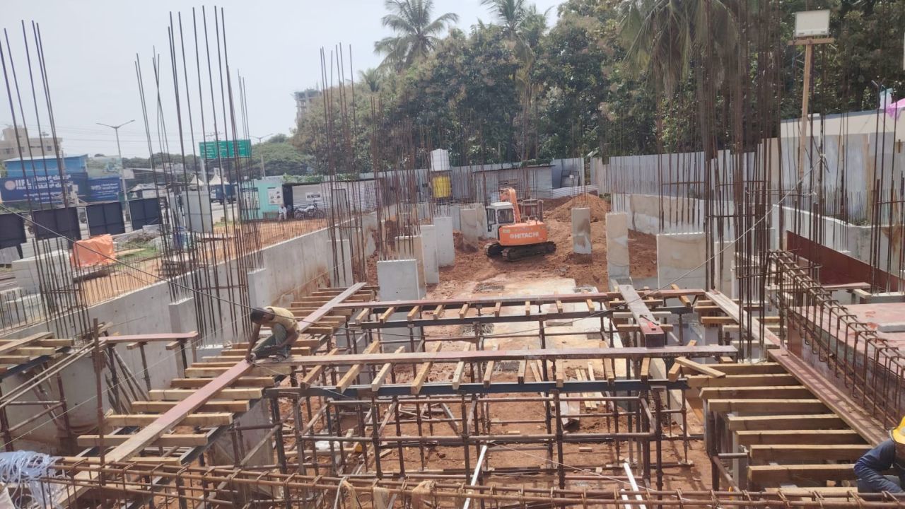 Inland Tiara column formwork and reinforcement work in progress.